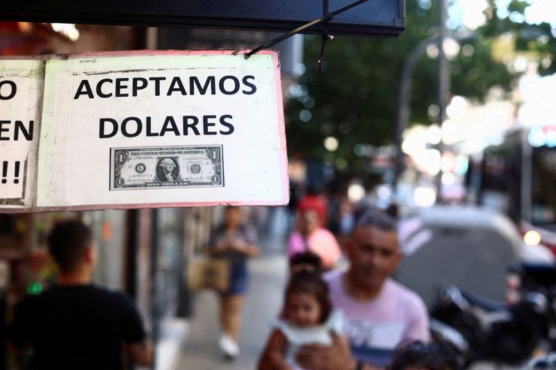 Argentina-La pobreza está en su nivel más alto en 20 años, según un estudio